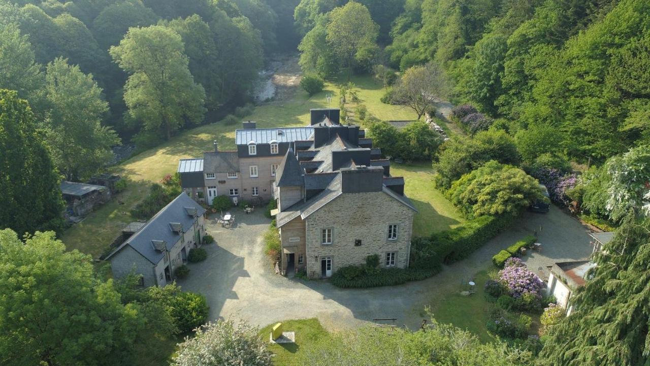 Domaine Des Papeteries Bed and Breakfast Plounevez-Moedec Exterior foto